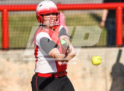 Thumbnail 2 in Lorena vs. West  photogallery.