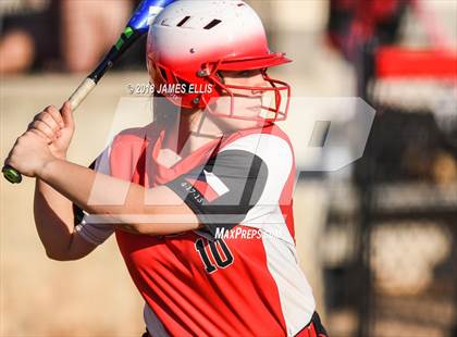 Thumbnail 1 in Lorena vs. West  photogallery.