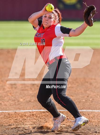 Thumbnail 2 in Lorena vs. West  photogallery.