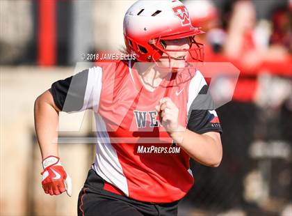 Thumbnail 3 in Lorena vs. West  photogallery.