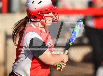 Thumbnail 1 in Lorena vs. West  photogallery.