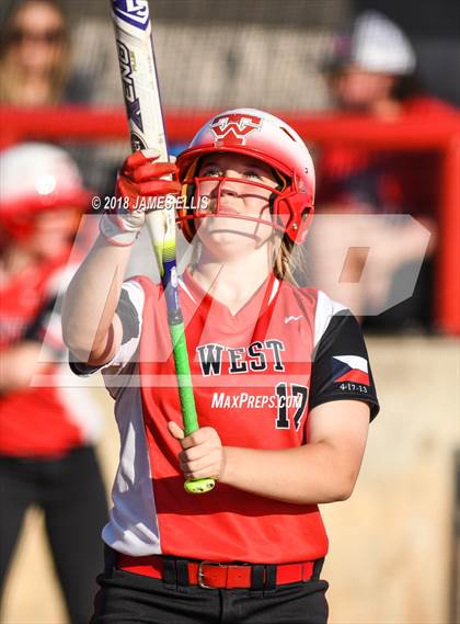 Thumbnail 2 in Lorena vs. West  photogallery.