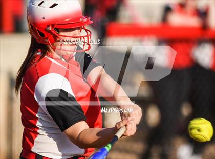Thumbnail 2 in Lorena vs. West  photogallery.