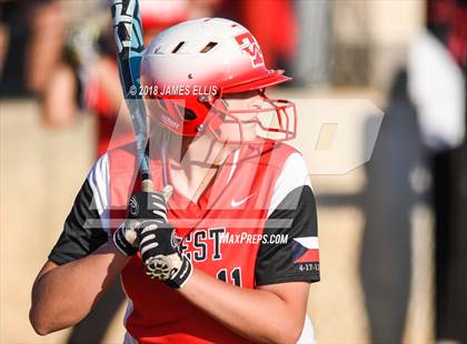 Thumbnail 3 in Lorena vs. West  photogallery.