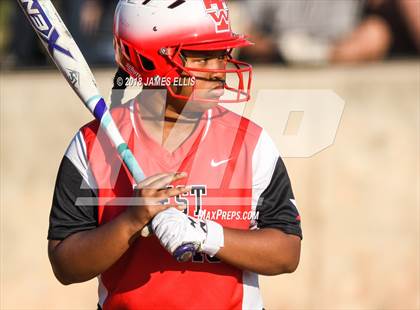 Thumbnail 1 in Lorena vs. West  photogallery.