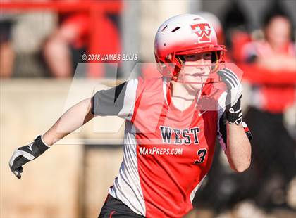 Thumbnail 3 in Lorena vs. West  photogallery.