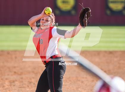 Thumbnail 1 in Lorena vs. West  photogallery.