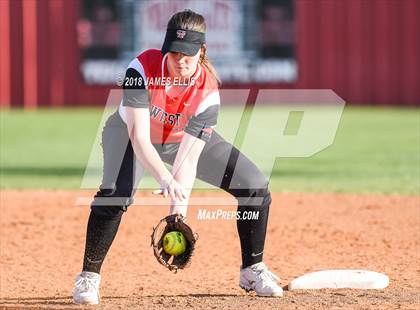 Thumbnail 1 in Lorena vs. West  photogallery.