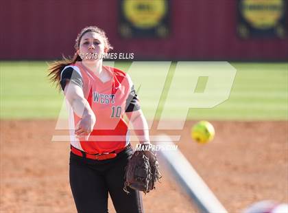 Thumbnail 2 in Lorena vs. West  photogallery.