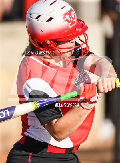 Thumbnail 3 in Lorena vs. West  photogallery.