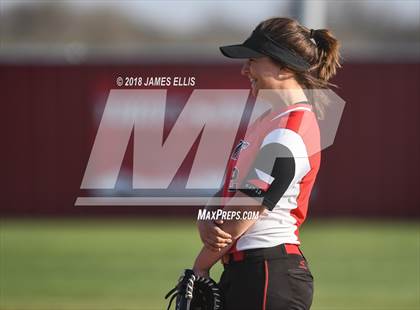 Thumbnail 2 in Lorena vs. West  photogallery.