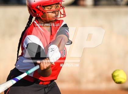 Thumbnail 2 in Lorena vs. West  photogallery.