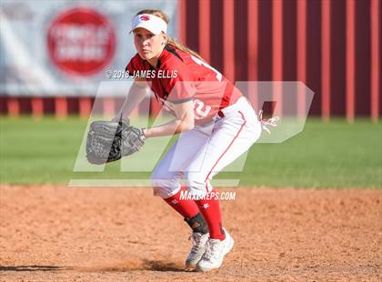 Thumbnail 2 in Lorena vs. West  photogallery.