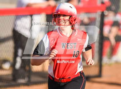 Thumbnail 3 in Lorena vs. West  photogallery.