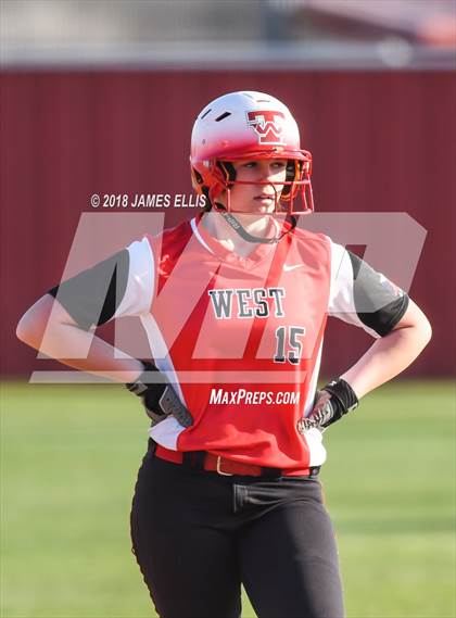 Thumbnail 2 in Lorena vs. West  photogallery.