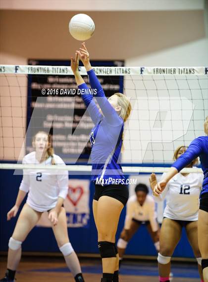 Thumbnail 3 in Frontier vs Bullard (CIF CS 1st Round) photogallery.