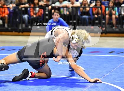 Thumbnail 2 in UIL State Championships - 5A 138lb Final photogallery.