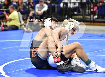 Thumbnail 1 in UIL State Championships - 5A 138lb Final photogallery.