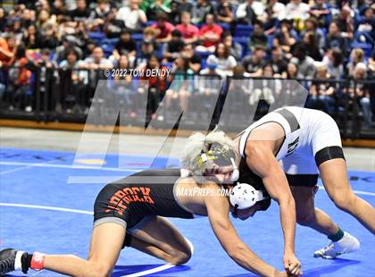 Thumbnail 2 in UIL State Championships - 5A 138lb Final photogallery.