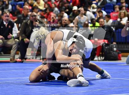 Thumbnail 2 in UIL State Championships - 5A 138lb Final photogallery.