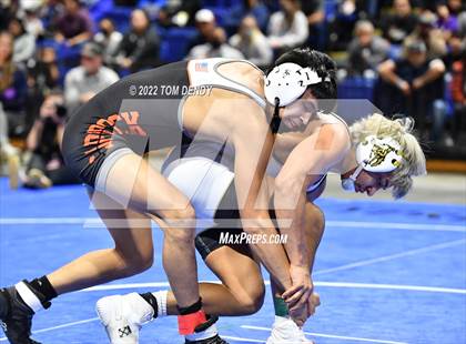 Thumbnail 2 in UIL State Championships - 5A 138lb Final photogallery.