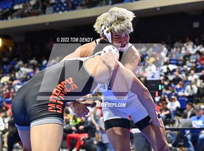 Thumbnail 2 in UIL State Championships - 5A 138lb Final photogallery.