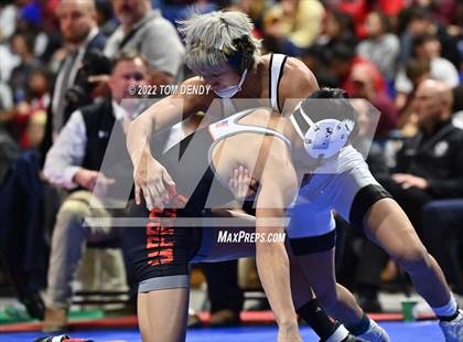 Thumbnail 1 in UIL State Championships - 5A 138lb Final photogallery.
