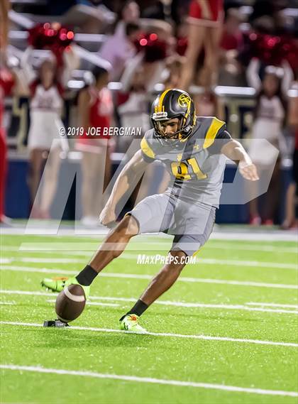 Thumbnail 1 in St. Frances Academy vs. Mater Dei (Trinity League vs. USA Showcase) photogallery.