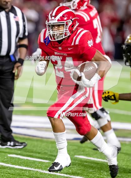 Thumbnail 2 in St. Frances Academy vs. Mater Dei (Trinity League vs. USA Showcase) photogallery.