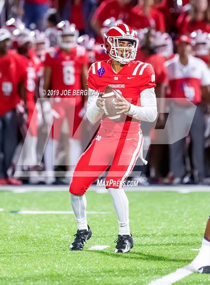 Thumbnail 3 in St. Frances Academy vs. Mater Dei (Trinity League vs. USA Showcase) photogallery.