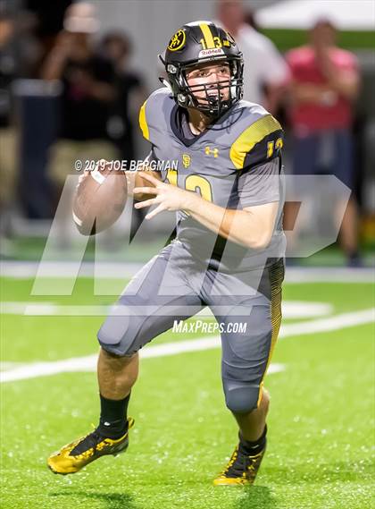 Thumbnail 2 in St. Frances Academy vs. Mater Dei (Trinity League vs. USA Showcase) photogallery.