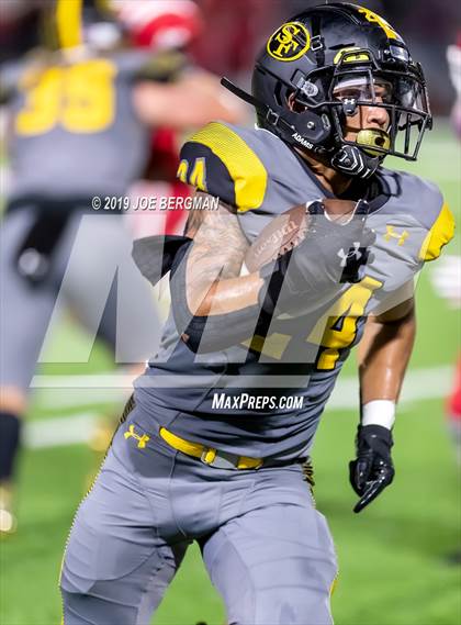 Thumbnail 2 in St. Frances Academy vs. Mater Dei (Trinity League vs. USA Showcase) photogallery.