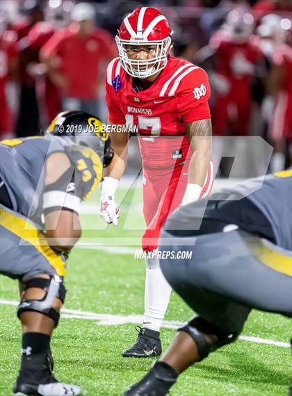 Thumbnail 1 in St. Frances Academy vs. Mater Dei (Trinity League vs. USA Showcase) photogallery.