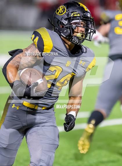 Thumbnail 2 in St. Frances Academy vs. Mater Dei (Trinity League vs. USA Showcase) photogallery.