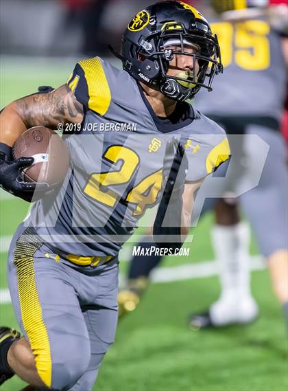 Thumbnail 3 in St. Frances Academy vs. Mater Dei (Trinity League vs. USA Showcase) photogallery.