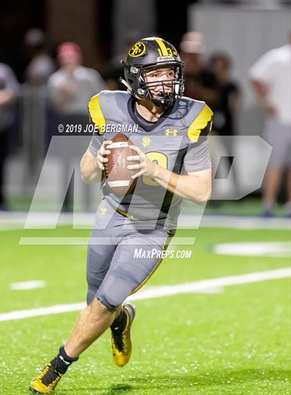 Thumbnail 3 in St. Frances Academy vs. Mater Dei (Trinity League vs. USA Showcase) photogallery.