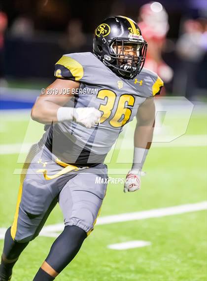 Thumbnail 2 in St. Frances Academy vs. Mater Dei (Trinity League vs. USA Showcase) photogallery.