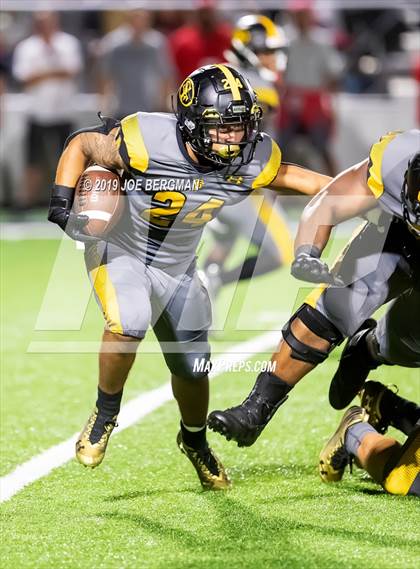 Thumbnail 3 in St. Frances Academy vs. Mater Dei (Trinity League vs. USA Showcase) photogallery.