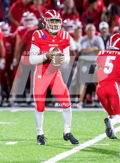 Thumbnail 2 in St. Frances Academy vs. Mater Dei (Trinity League vs. USA Showcase) photogallery.
