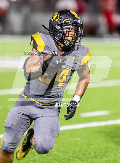 Thumbnail 3 in St. Frances Academy vs. Mater Dei (Trinity League vs. USA Showcase) photogallery.