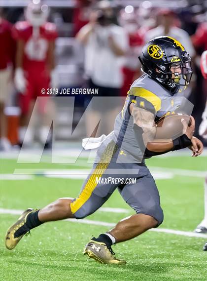 Thumbnail 1 in St. Frances Academy vs. Mater Dei (Trinity League vs. USA Showcase) photogallery.