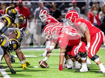 Thumbnail 2 in St. Frances Academy vs. Mater Dei (Trinity League vs. USA Showcase) photogallery.