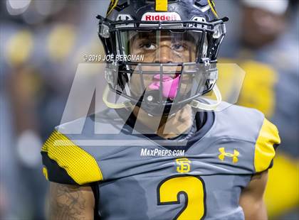 Thumbnail 1 in St. Frances Academy vs. Mater Dei (Trinity League vs. USA Showcase) photogallery.