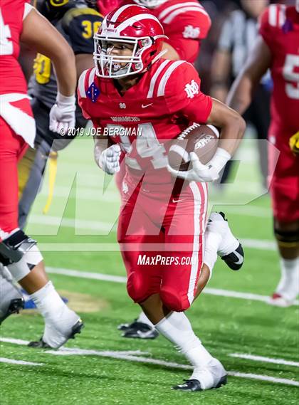 Thumbnail 2 in St. Frances Academy vs. Mater Dei (Trinity League vs. USA Showcase) photogallery.