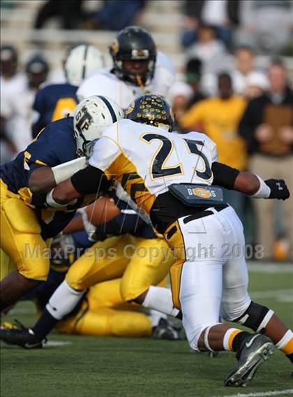 Thumbnail 3 in Garland vs. Stony Point (Texas 5A D1 Region II Regional Playoff) photogallery.