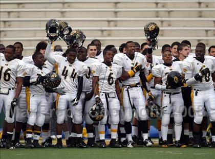 Thumbnail 2 in Garland vs. Stony Point (Texas 5A D1 Region II Regional Playoff) photogallery.
