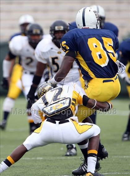 Thumbnail 3 in Garland vs. Stony Point (Texas 5A D1 Region II Regional Playoff) photogallery.
