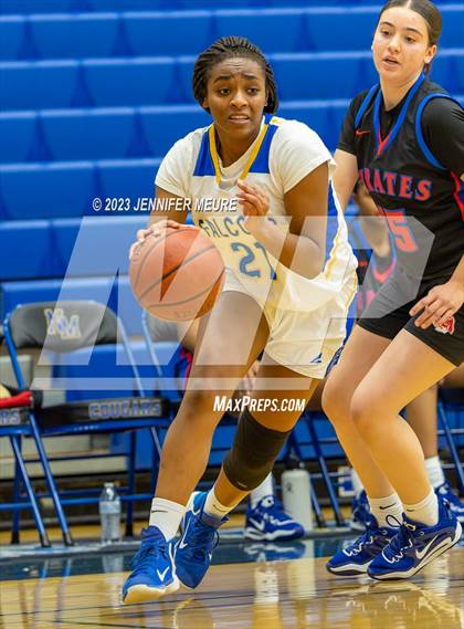 Thumbnail 3 in San Leandro vs. Foothill (Newark Optimist Club Holiday Classic) photogallery.