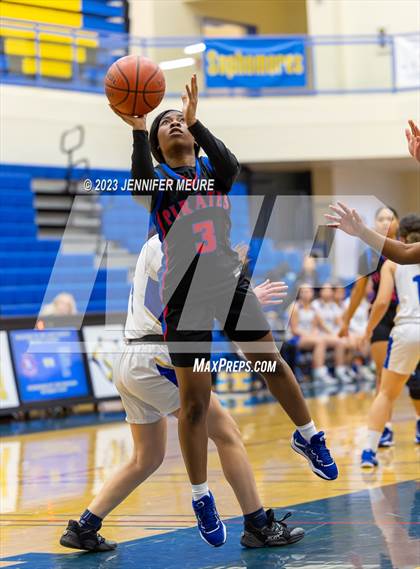Thumbnail 3 in San Leandro vs. Foothill (Newark Optimist Club Holiday Classic) photogallery.