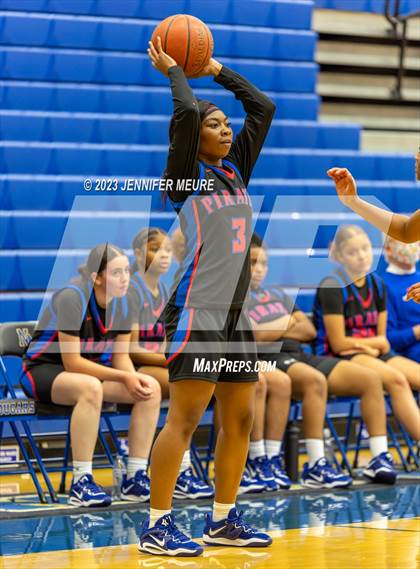 Thumbnail 2 in San Leandro vs. Foothill (Newark Optimist Club Holiday Classic) photogallery.
